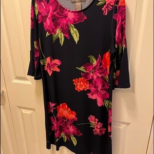Beautiful flower print dress.